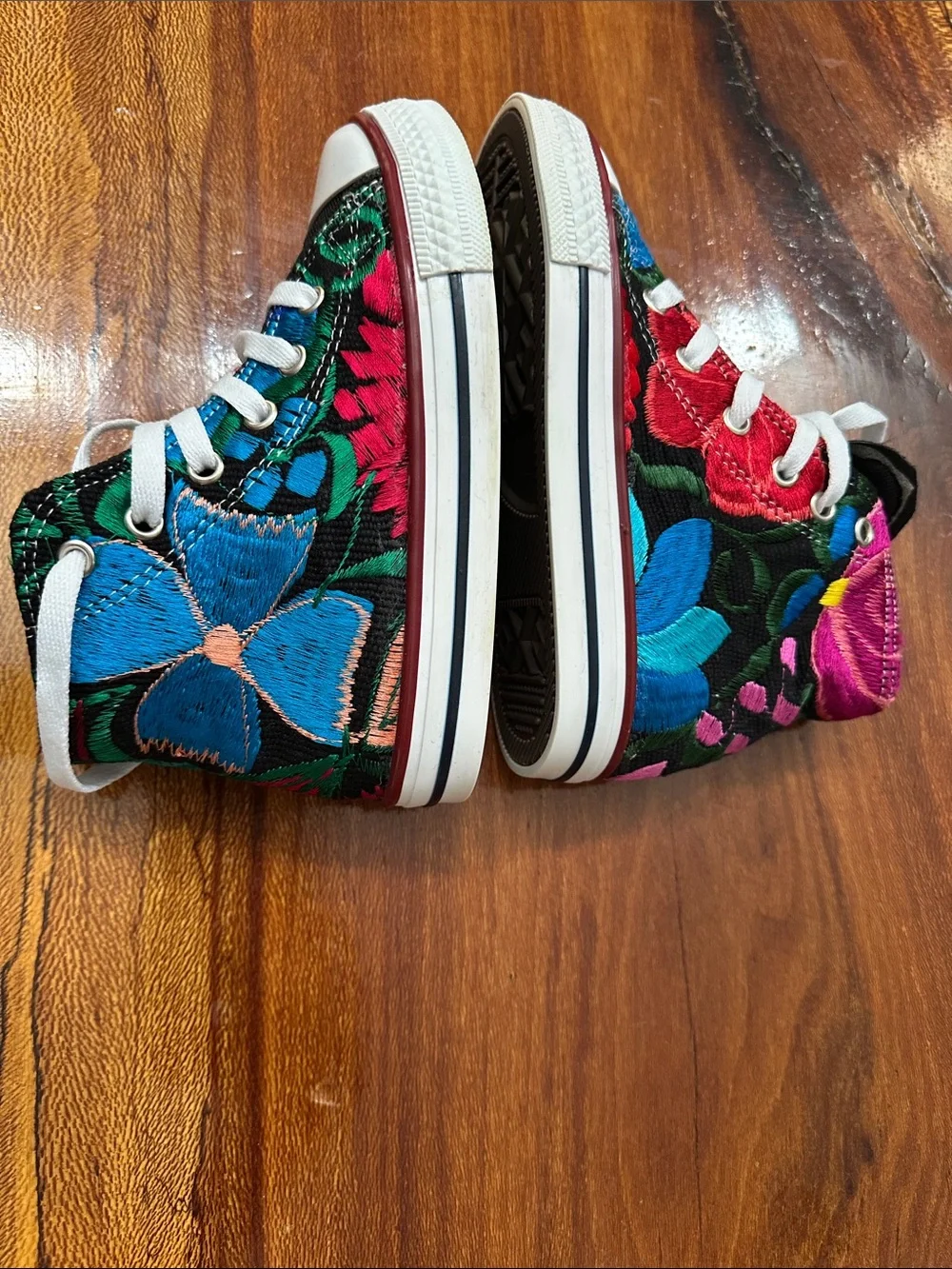 SIZE 12US Kids High-Top Floral Embroidered  Sneakers Multicolor